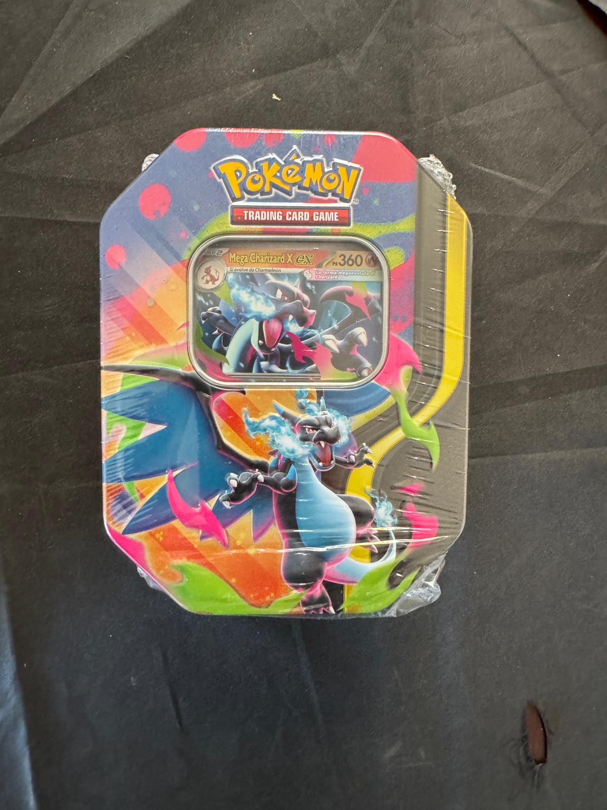 Pokémon – Mega Charizard X ex – Tin da Collezione (ITA) 🔥⚫🐉